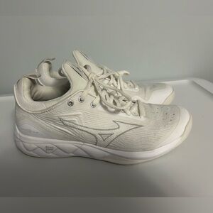 Mizuno Women's White Athletic Sneakers